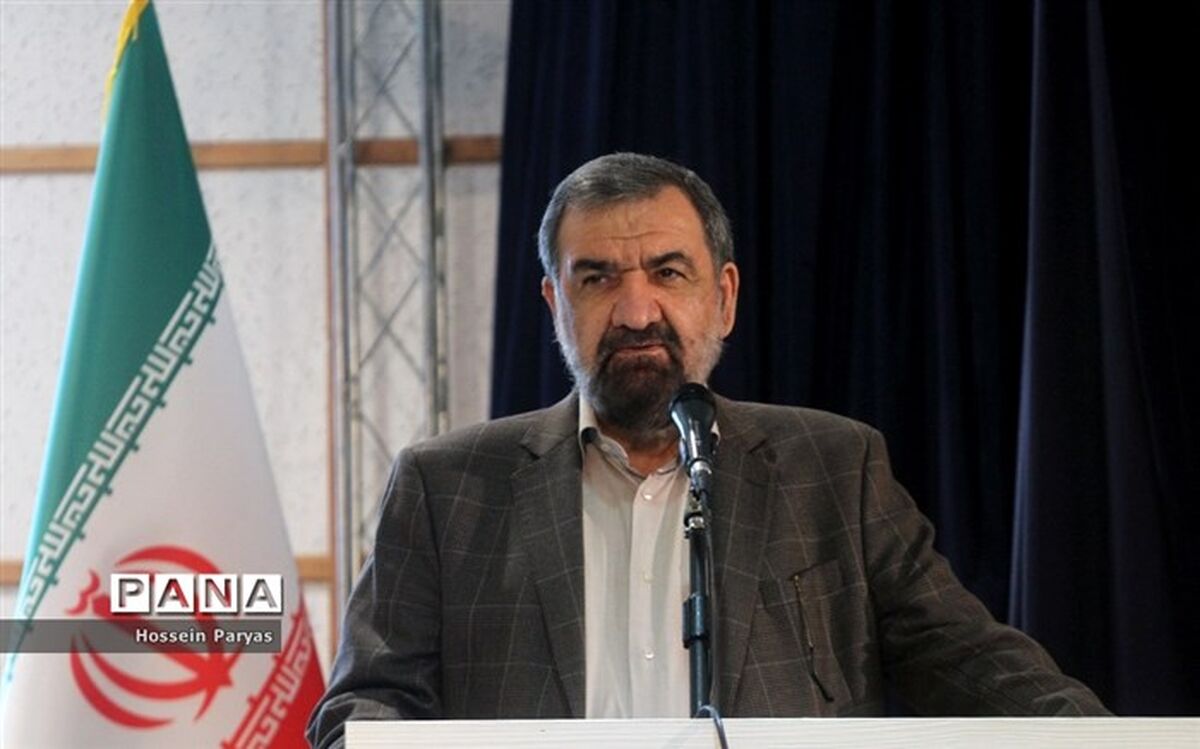 محسن رضایی: باید از تهدیدهای اقتصادی فرصت ساخت