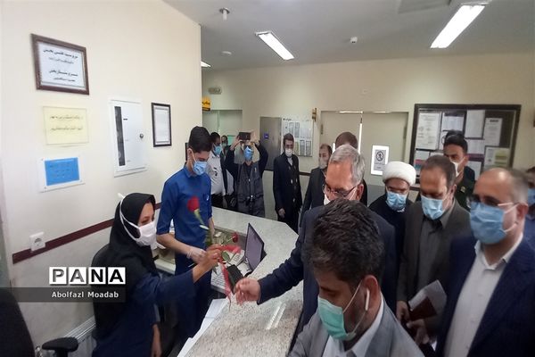 بازدید وزیر بهداشت از بیمارستان خاتم الانبیا خلیل‌آباد