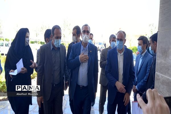 بازدید وزیر بهداشت از بیمارستان خاتم الانبیا خلیل‌آباد
