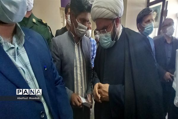 بازدید وزیر بهداشت از بیمارستان خاتم الانبیا خلیل‌آباد