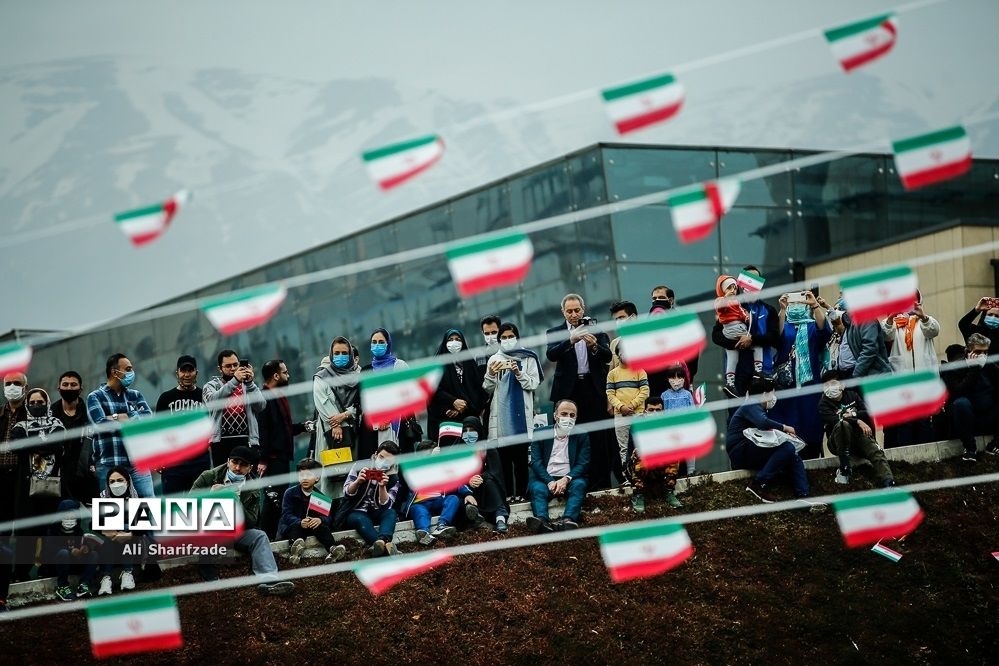 مستند «خِشت اول» به مناسبت یوم الله 12 فروردین به قاب شبکه دو می‌آید