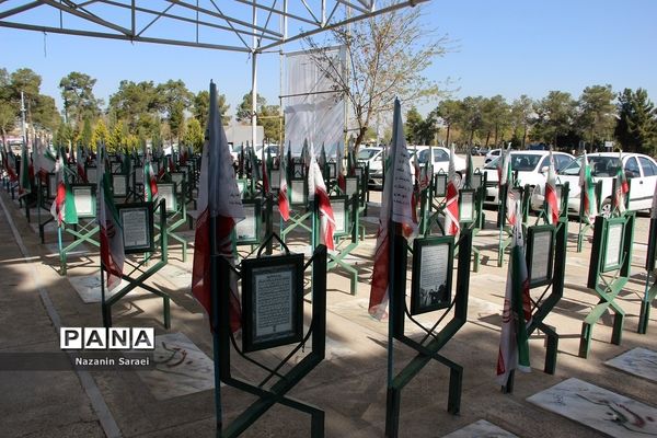 گشتی در قطعه 50 بهشت‌ زهرا(س)