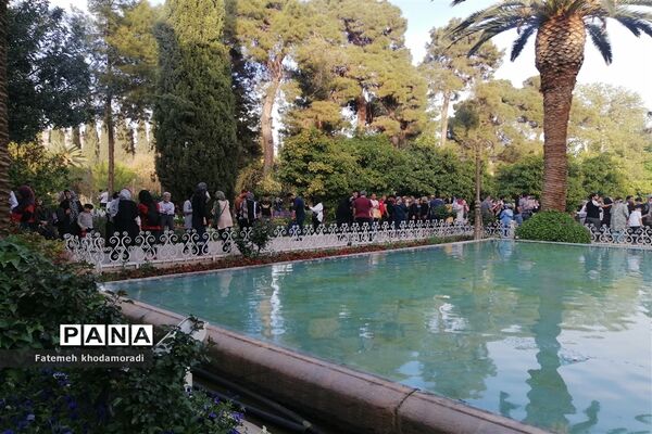 ایجاد ایستگاه‌های تذکر لسانی در اماکن توریستی شیراز