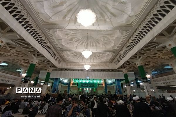 انس دلدادگان با حرم حضرت معصومه (س) و مسجد جمکران