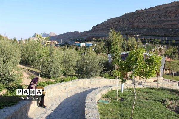 دیدنی‌های باغ پرندگان قم