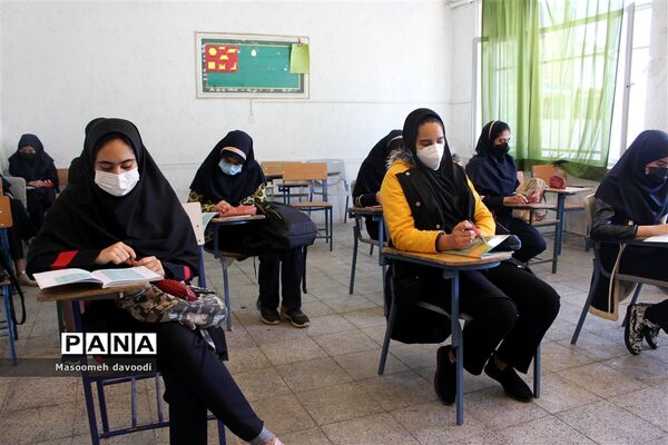 بازدید مدیر کل آموزش پرورش استان فارس از بازگشایی حضوری مدارس