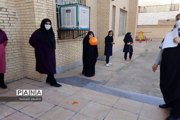 استقبال دانش‌آموزان دبیرستان سروش از بازگشایی حضوری مدارس