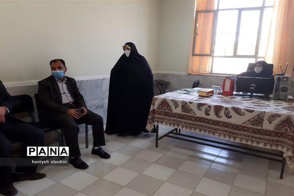 استقبال دانش‌آموزان دبیرستان سروش از بازگشایی حضوری مدارس