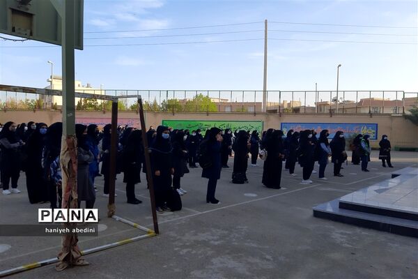 استقبال دانش‌آموزان دبیرستان سروش از بازگشایی حضوری مدارس