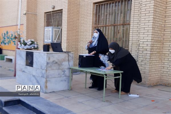 استقبال دانش‌آموزان دبیرستان سروش از بازگشایی حضوری مدارس