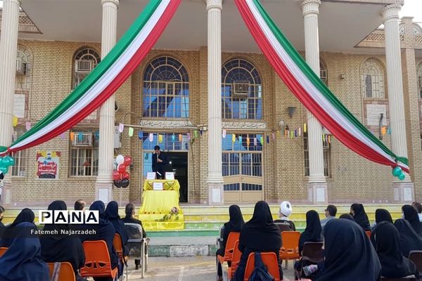 نواختن زنگ بازگشایی حضوری  مدارس در شوشتر