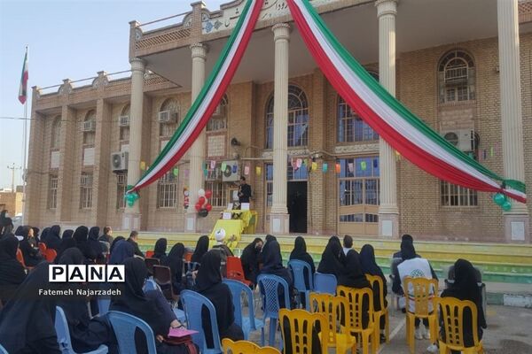 نواختن زنگ بازگشایی حضوری  مدارس در شوشتر
