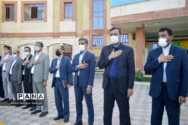 بازگشت به آموزش حضوری در دبستان شهید باهنر دوره اول و دوم شهرستان بوشهر