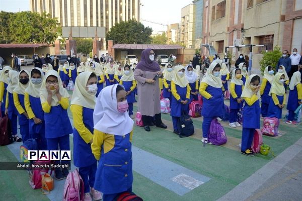 بازگشت به آموزش حضوری در دبستان شهید باهنر دوره اول و دوم شهرستان بوشهر