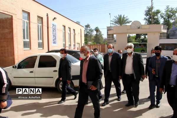 بازدید سر زده مدیرکل آموزش و پرورش از مدارس شیراز
