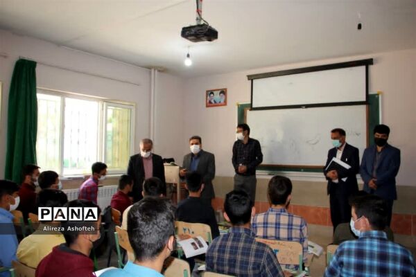 بازدید سر زده مدیرکل آموزش و پرورش از مدارس شیراز