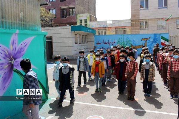 شور و شوق دانش آموزان دراولین روز حضوری شدن مدارس