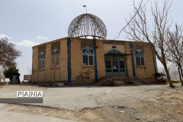 شهر «دستنا» در شروع بهار