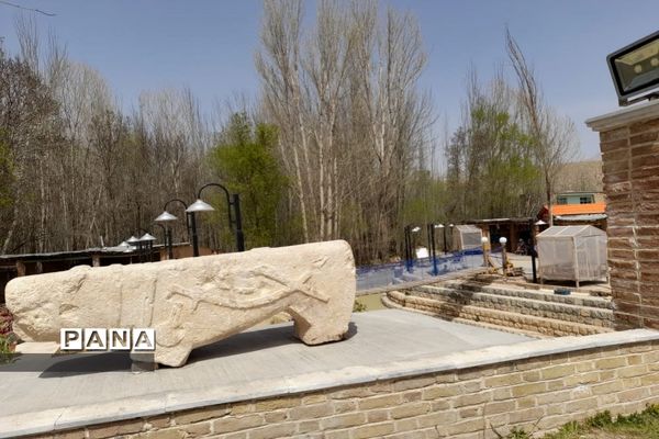 شهر «دستنا» در شروع بهار