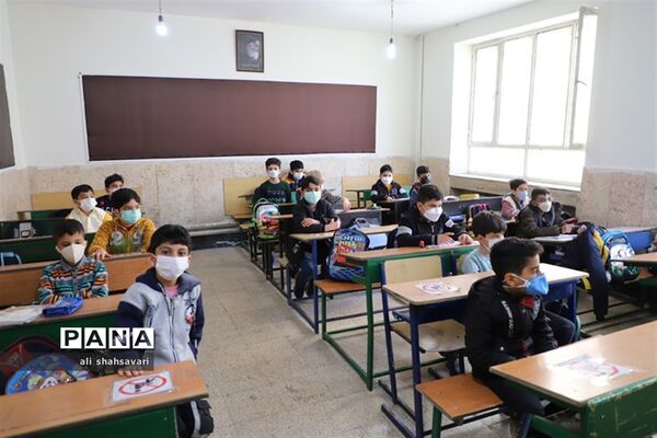 شور و شوق دانش‌آموزان کرمانشاهی در اولین روز آموزش حضوری