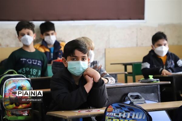 شور و شوق دانش‌آموزان کرمانشاهی در اولین روز آموزش حضوری