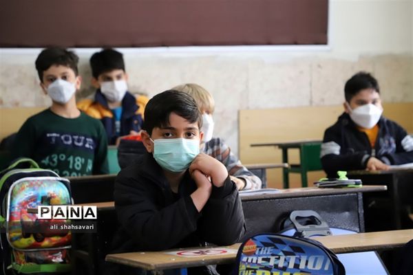 شور و شوق دانش‌آموزان کرمانشاهی در اولین روز آموزش حضوری