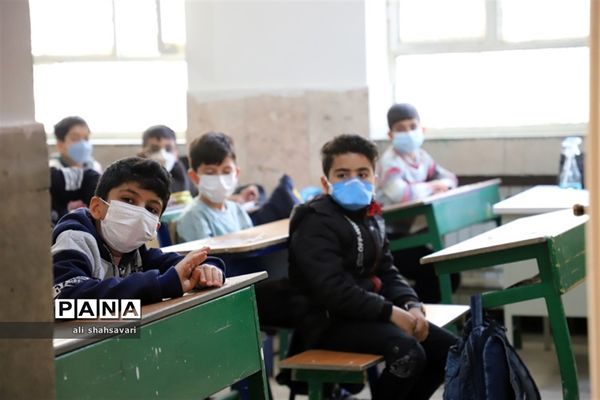 شور و شوق دانش‌آموزان کرمانشاهی در اولین روز آموزش حضوری