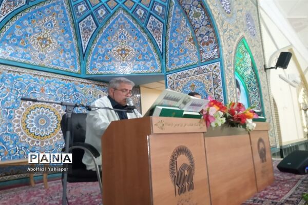 تلاوت ترتیل قرآن کریم در زیارتگاه شهیدمدرس(ره) کاشمر به مناسبت ماه مبارک رمضان