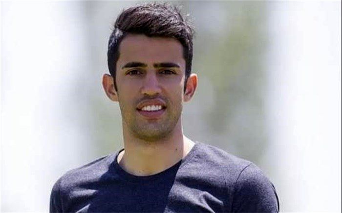 از ابتدای فصل پیشنهادات خوبی داشتم ولی به خاطر استقلال ماندم