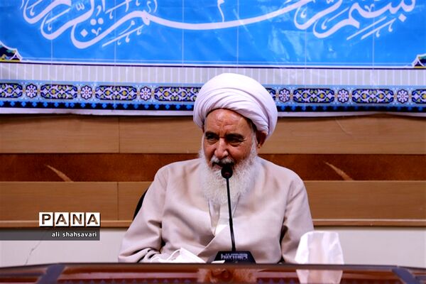 دیدار مدیرکل آموزش و پرورش استان با نماینده ولی فقیه در استان و امام جمعه شهر کرمانشاه