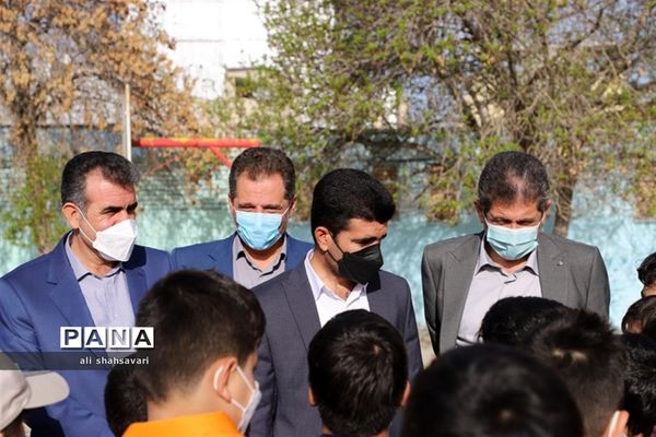 بازدید معاون تربیت‌بدنی و سلامت وزارت آموزش و پرورش از روند آموزش حضوری در استان کرمانشاه