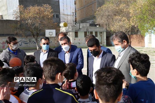 بازدید معاون تربیت‌بدنی و سلامت وزارت آموزش و پرورش از روند آموزش حضوری در استان کرمانشاه