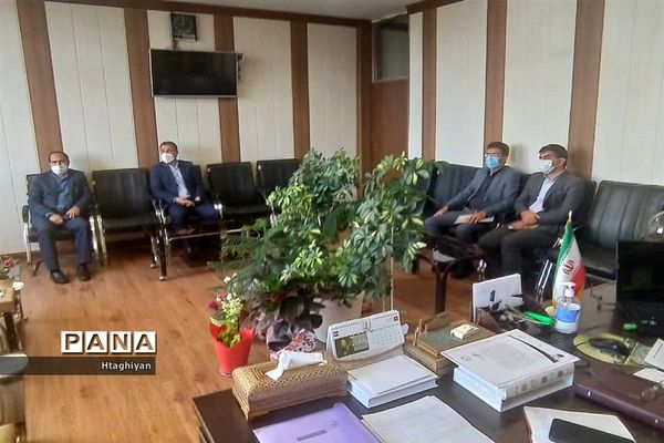 بازدید از مدارس ناحیه 5 استان اصفهان