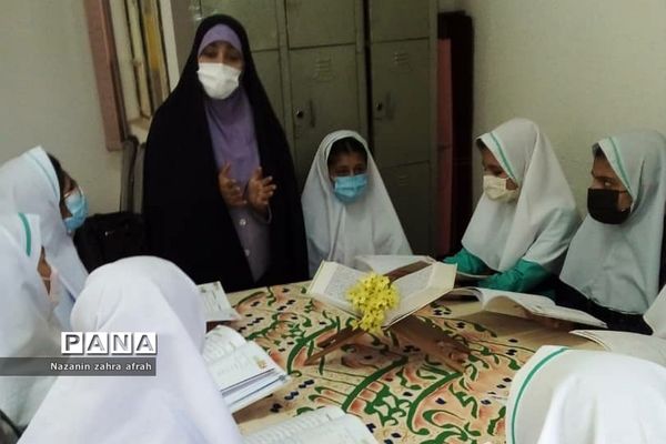 برگزاری محافل انس با قرآن در مدارس رودهن