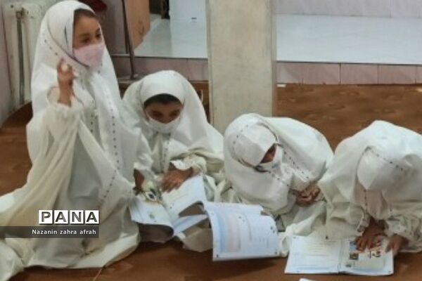 برگزاری محفل انس با قرآن در مجتمع آموزشی سما رودهن
