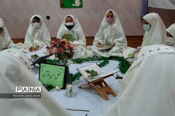برگزاری محفل انس با قرآن در مجتمع آموزشی سما رودهن