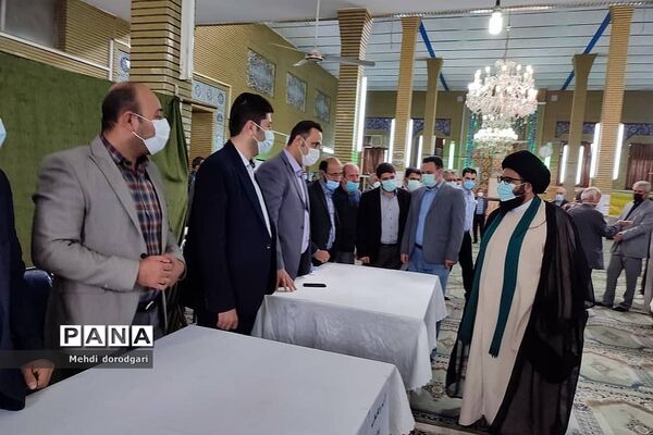 برگزاری نماز جمعه رودهن با حضور استاندار تهران