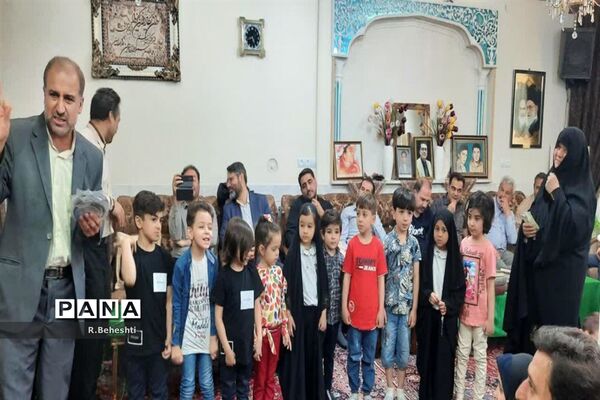 محفل قرآنی کودکان قمی در منزل شهید معماریان