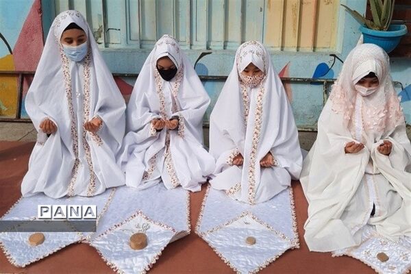 نماز جماعت دانش‌آموزان در مدارس شهرستان قرچک با آغاز آموزش حضوری