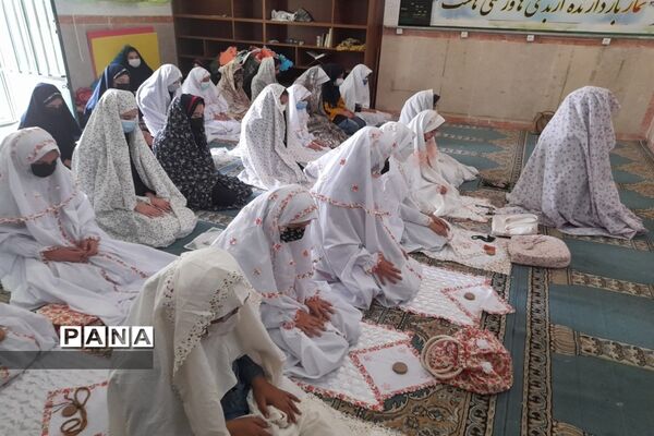نماز جماعت دانش‌آموزان در مدارس شهرستان قرچک با آغاز آموزش حضوری