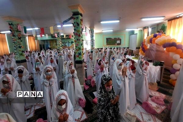 نماز جماعت دانش‌آموزان در مدارس شهرستان قرچک با آغاز آموزش حضوری