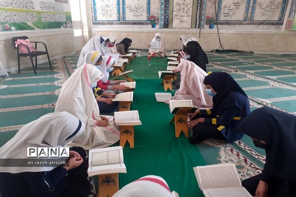 برگزاری محفل انس با قرآن درمدارس اندیمشک