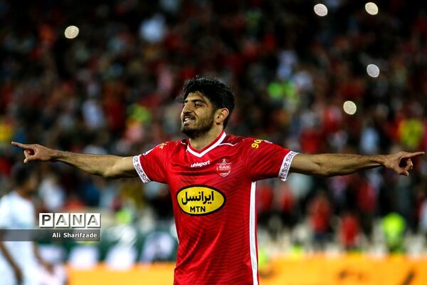 دیدار تیم های پرسپولیس و آلومینیوم اراک