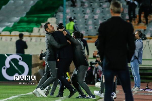 دیدار تیم های پرسپولیس و آلومینیوم اراک