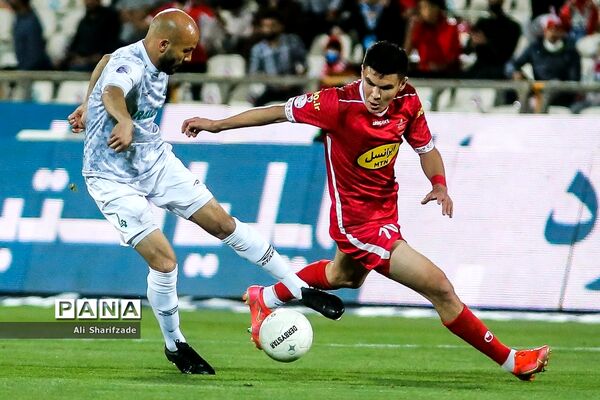 دیدار تیم های پرسپولیس و آلومینیوم اراک