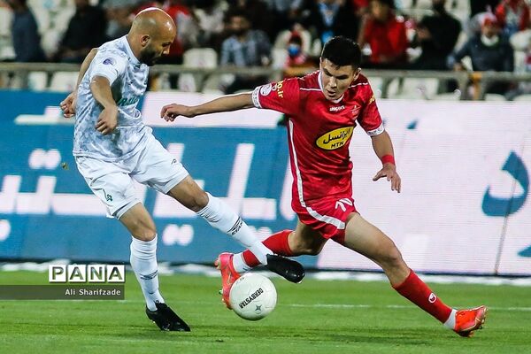 دیدار تیم های پرسپولیس و آلومینیوم اراک