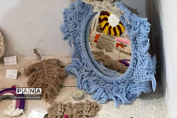 نمایشگاه کار و فناوری درمدرسه سعادت بوشهر