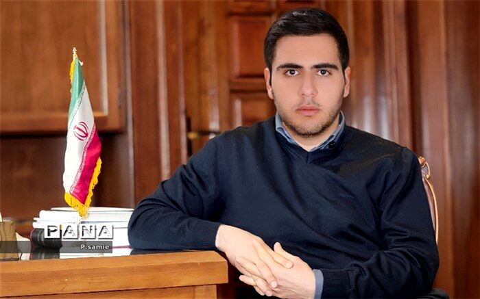 نوجوانان یکی از مهم ترین و تاثیر گذار ترین قشر جامعه هستند