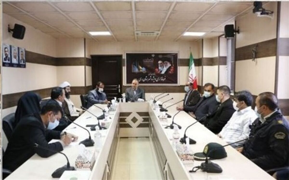 کار جهادی و مدیریت انقلابی تنها راه‌حل مشکلات است