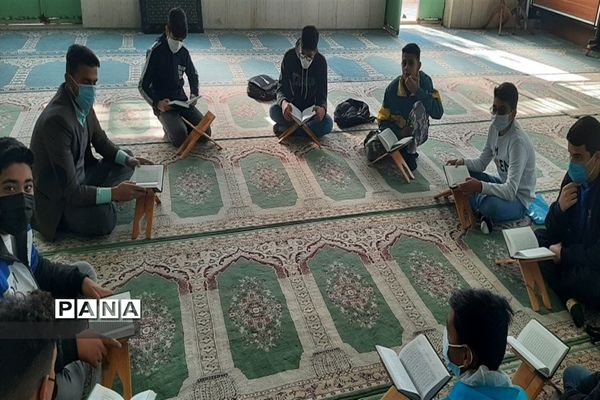 محفل انس با قرآن در مدارس جوادآباد
